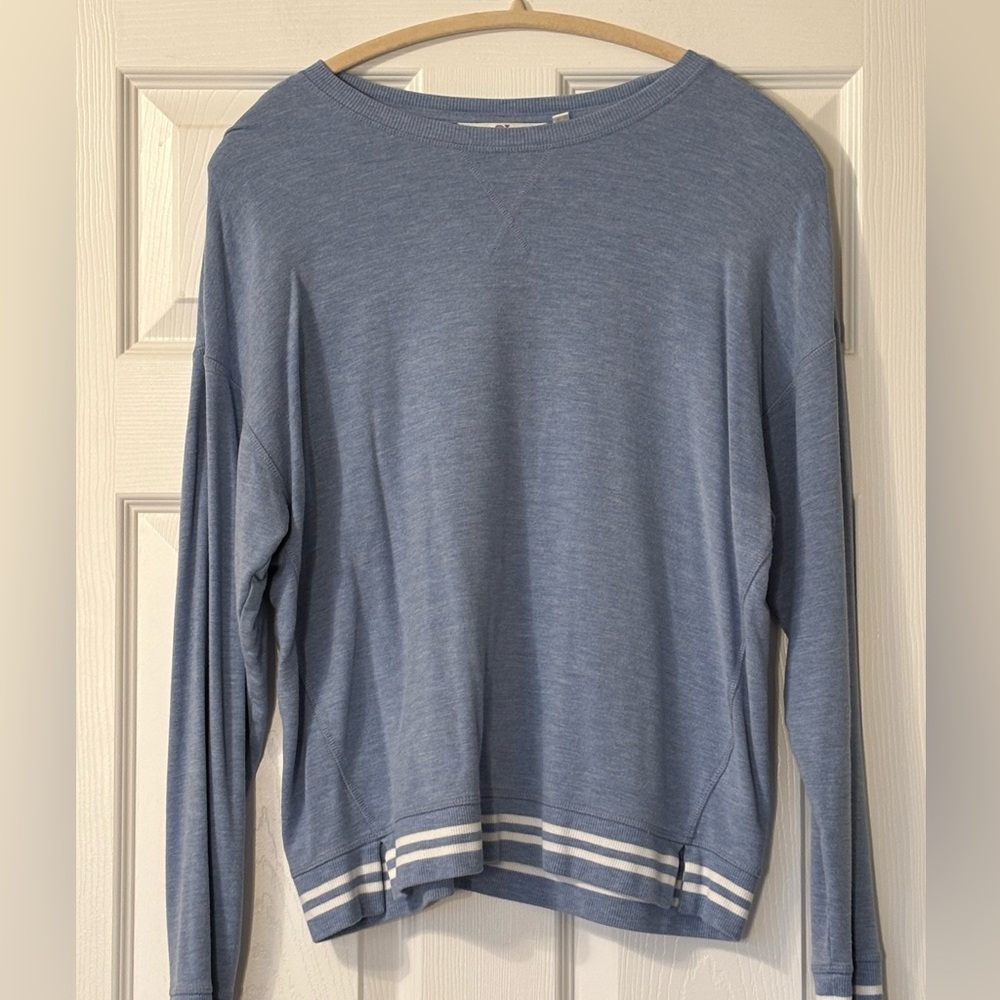 Vineyard Vines Blue Crewneck Split Hem Shirt Size M Gently Used